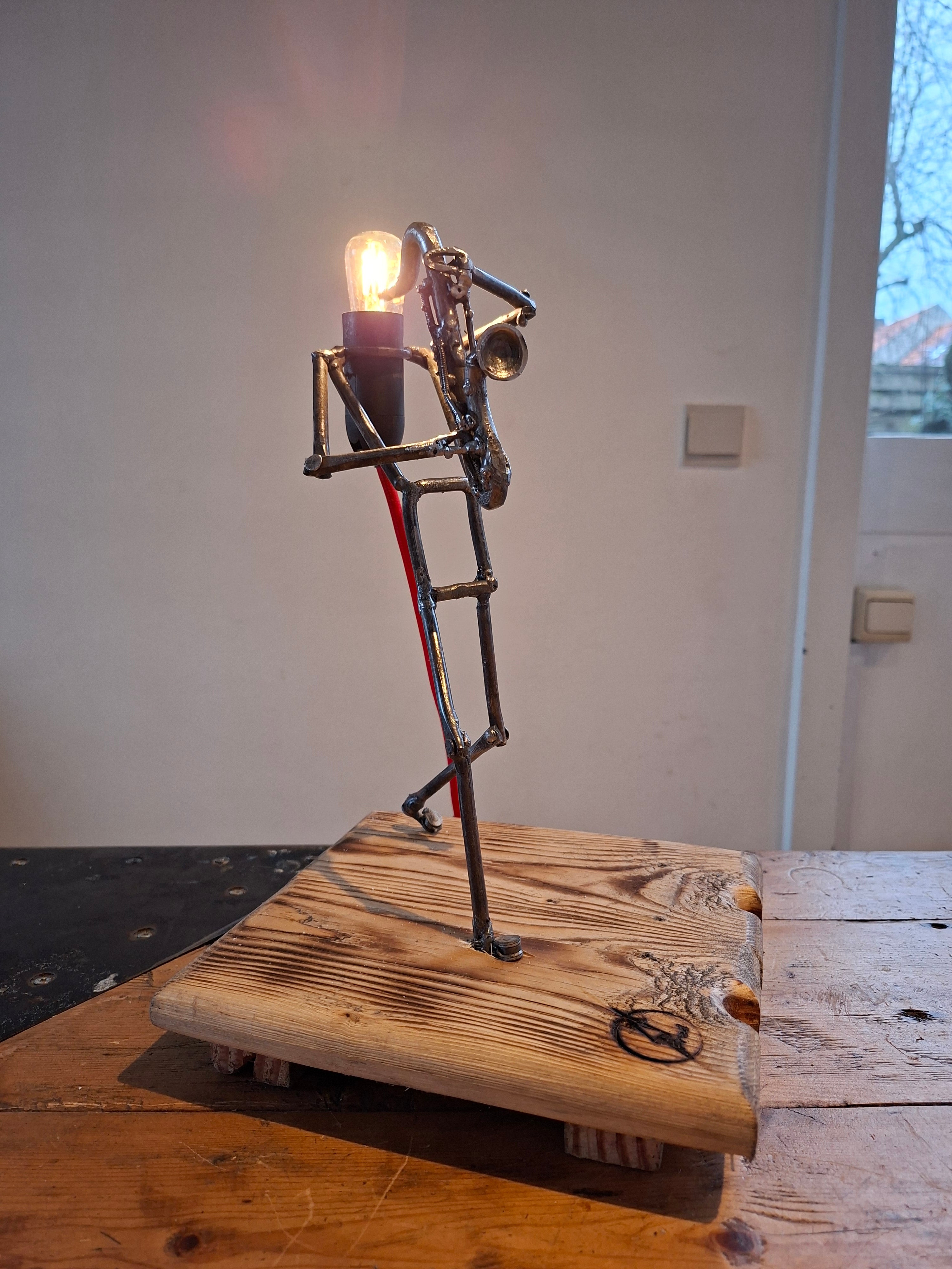 LightPeople "Saxophonist"